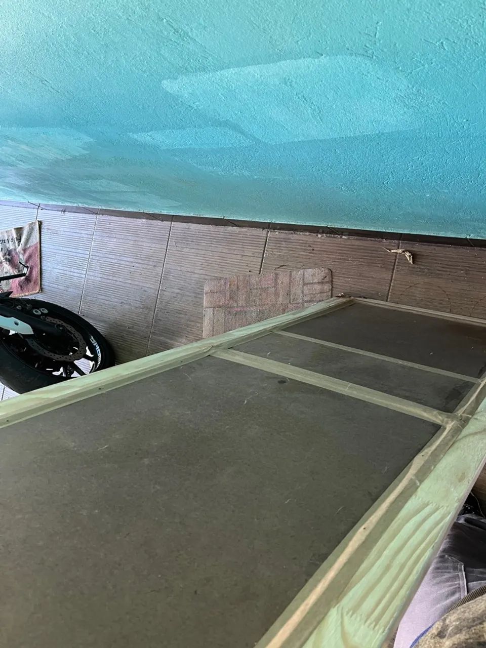 Espelho com moldura e fundo branco  - Foto 2