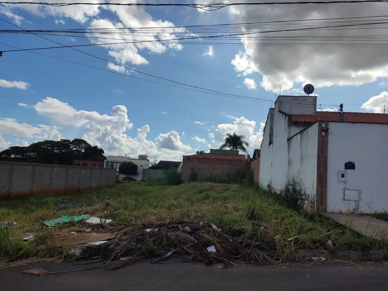 Lote 279,00m² (Asfalto, Agua e Esgoto) Jardim Bela Morada