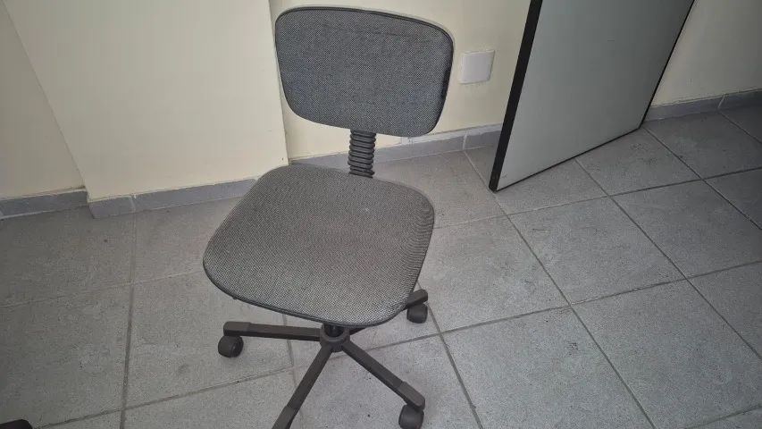 2 Mesas e 1 Cadeira de Escritório Usadas - Ótima Oportunidade!! - Foto 3
