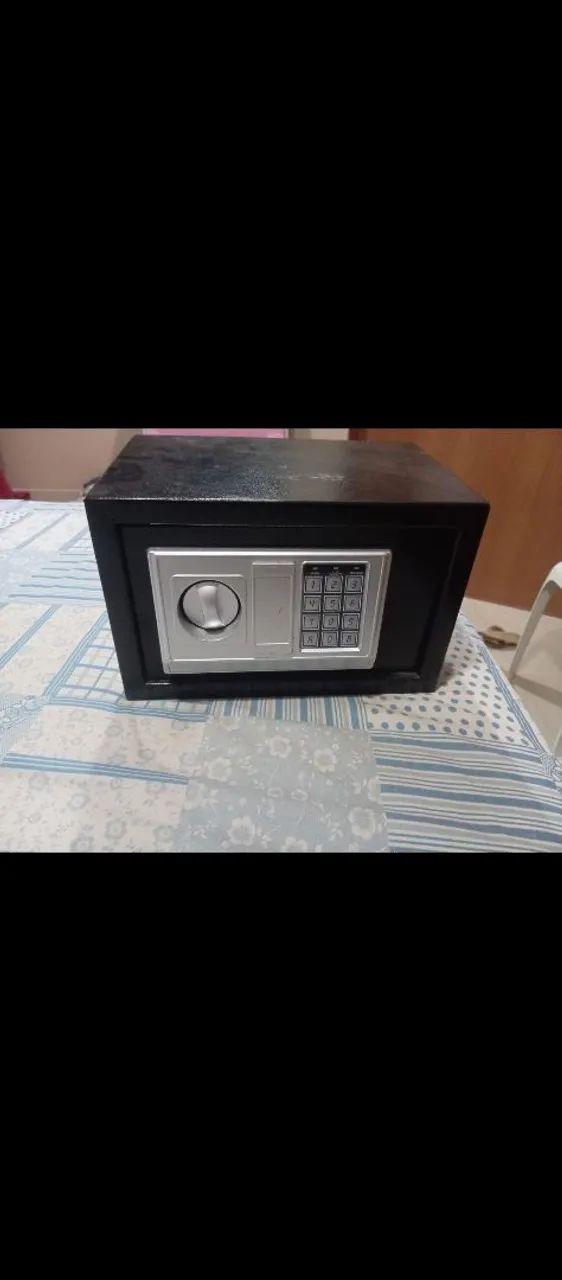 Cofre Digital Portátil para Segurança