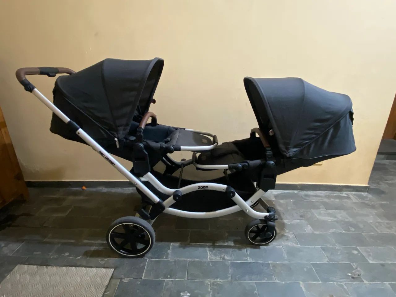 Compre pelo melhor preço! Carrinho de bebê gêmeos  - Foto 3