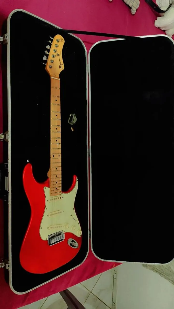Guitarra Tagima + Case gator