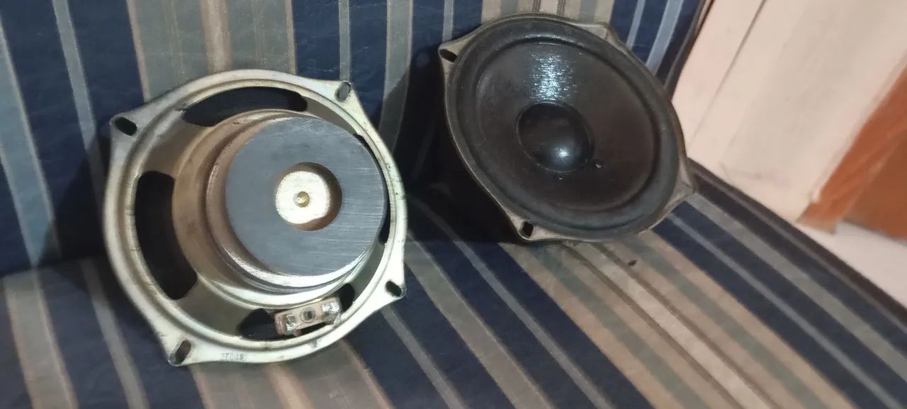 Par de auto falante Aiwa 5 polegadas da  6 homos 50rms - Foto 2