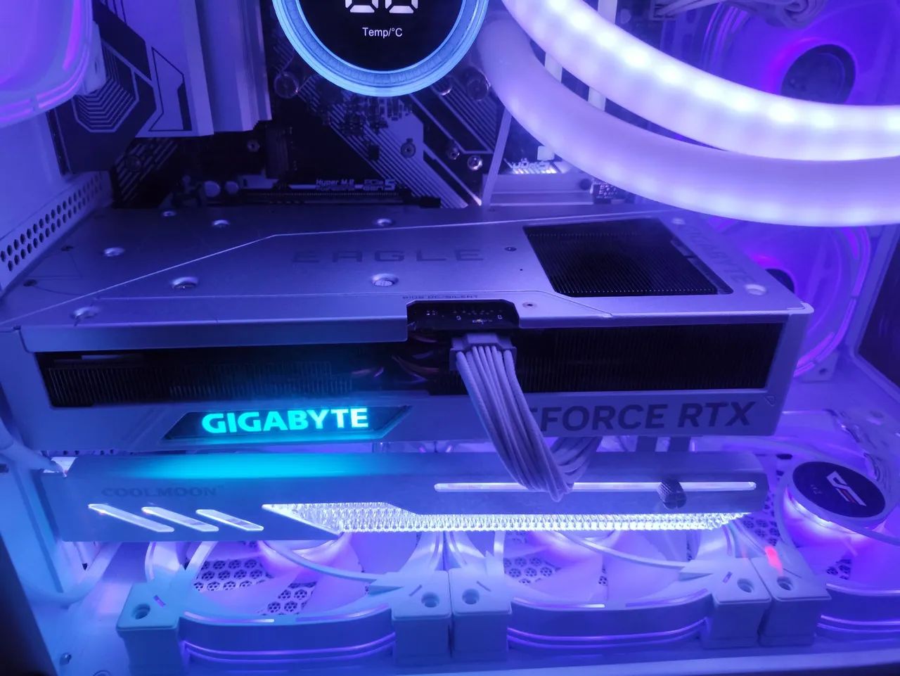Placa de Vídeo Gigabyte GeForce RTX 4070 Ti SUPER Eagle OC ICE 16G - Foto 4