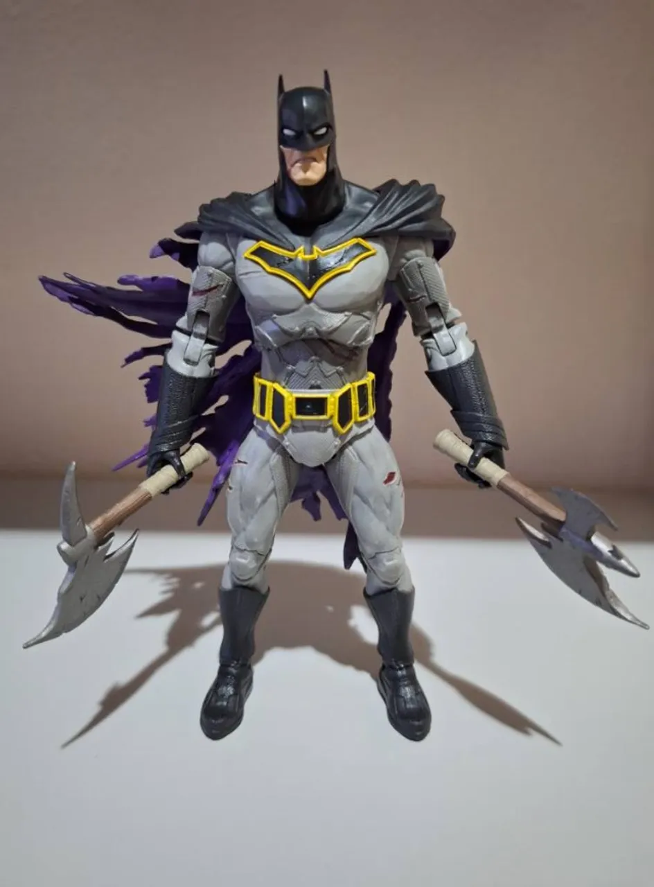 Batman (Battle Damaged) Exclusive Dark Nights Metal