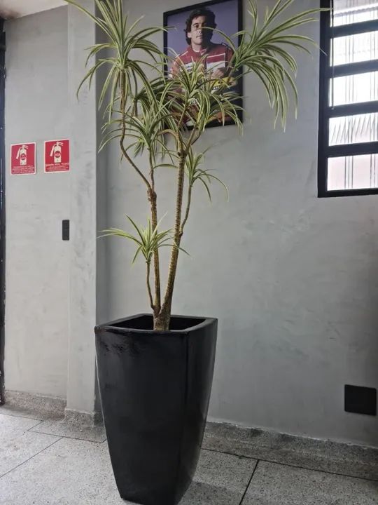 Vaso de Planta  com Vegetação Artificial - Foto 2
