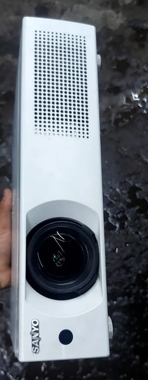 Projetor SANYO plc-xu105