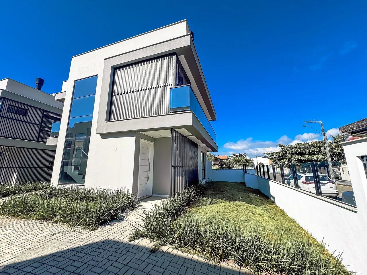 Casa nova 3 suítes em condomínio fechado na Praia do Campeche - Foto 3