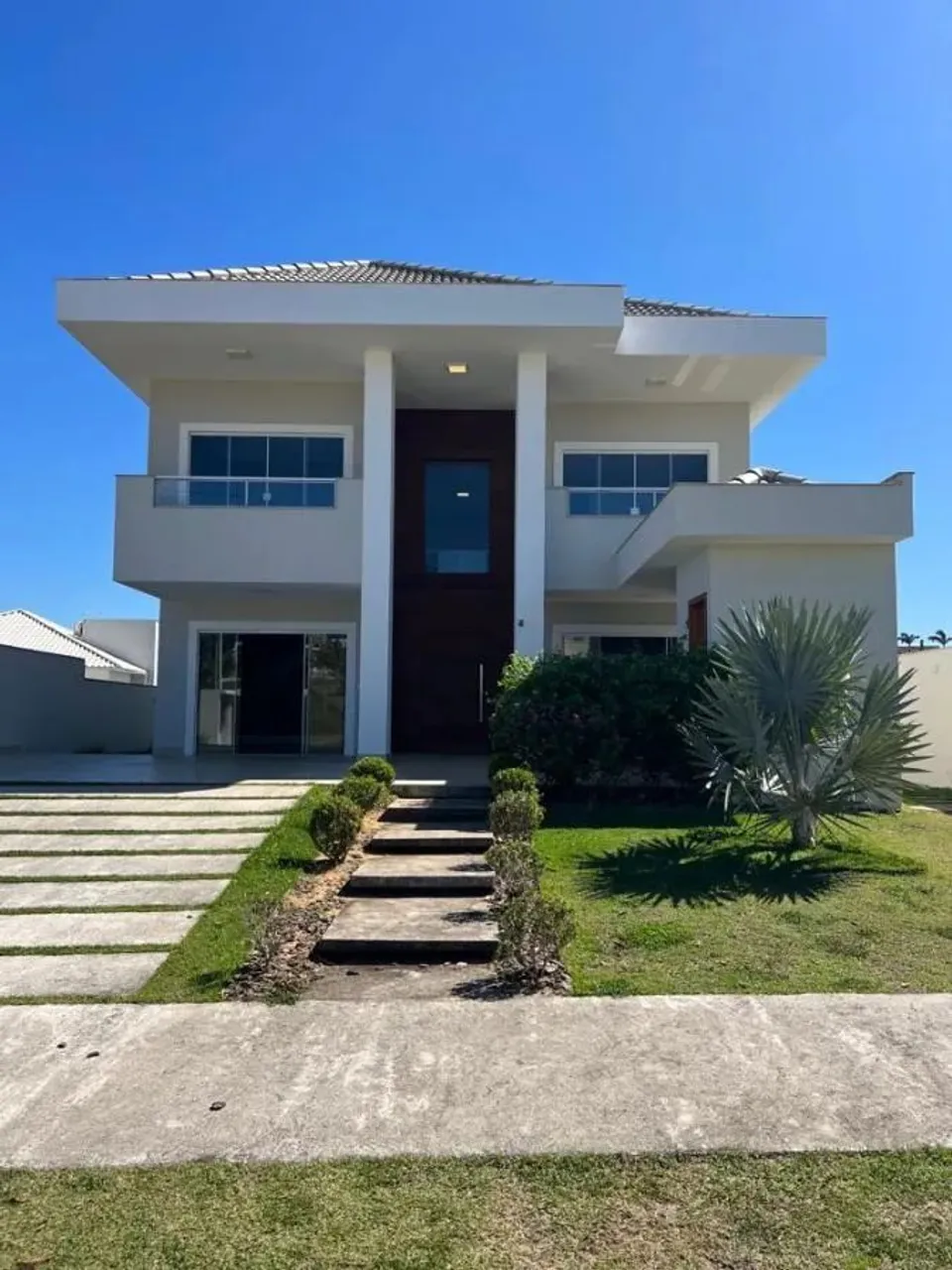 Casa para Venda em Rio das Ostras, Alphaville, 5 dormitórios, 5 suítes, 7 banheiros, 1 vag