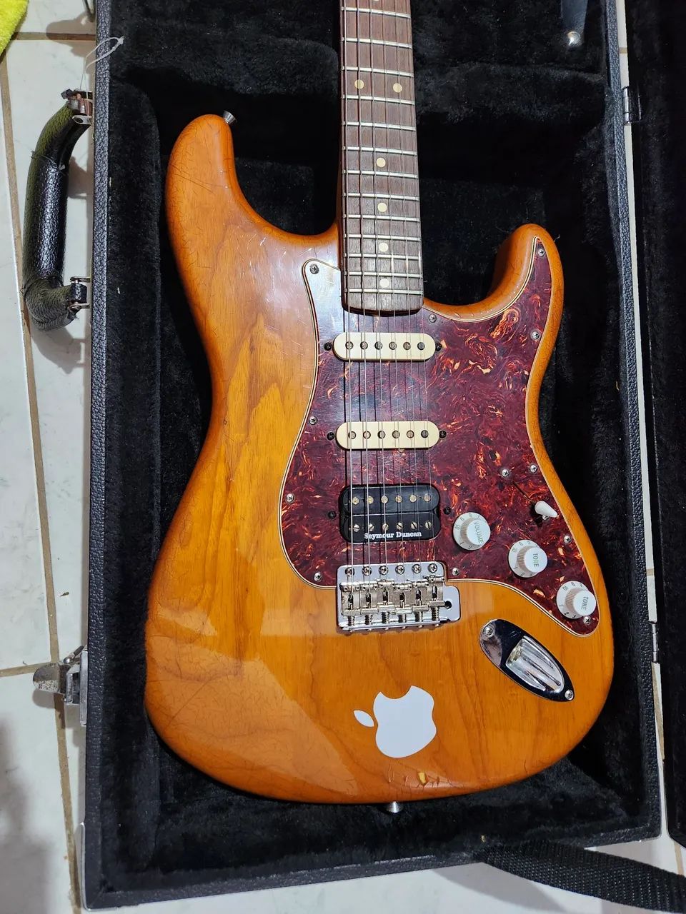 Guitarra fender stratocaster mexicana + case gator rígido - Foto 2