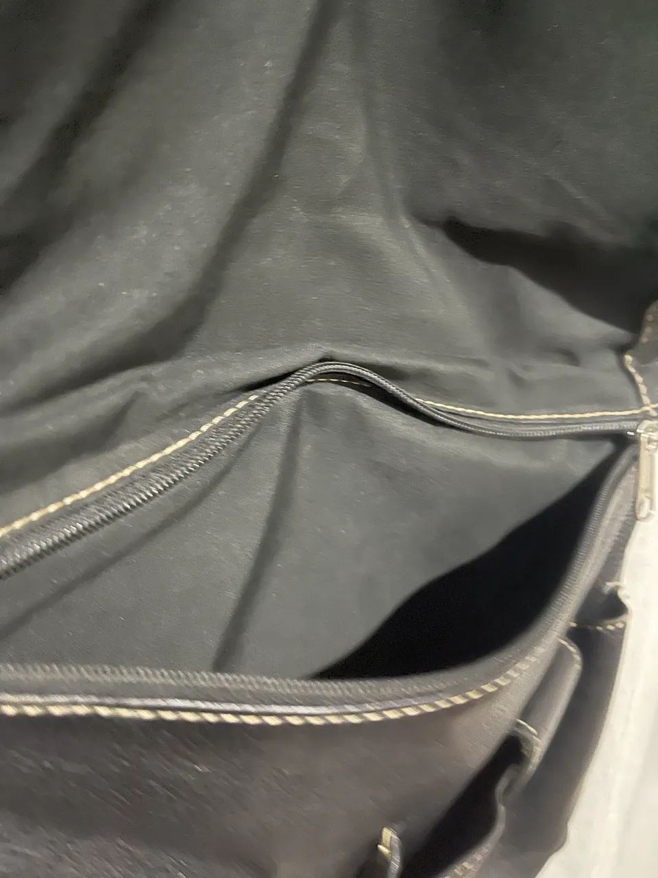 Bolsa preta de couro - Foto 2