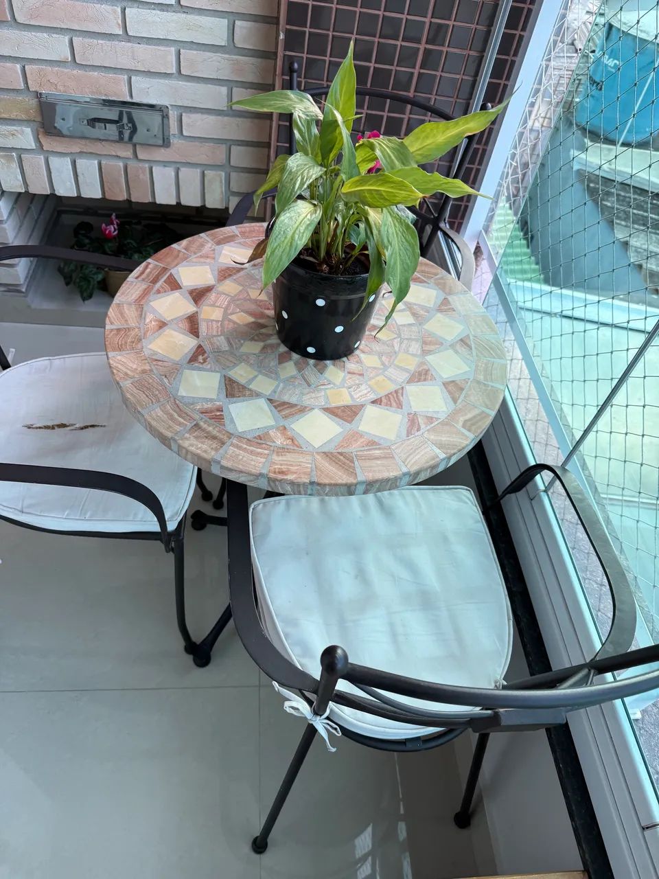Mesa em pedra para varanda com 3 cadeiras  - Foto 4