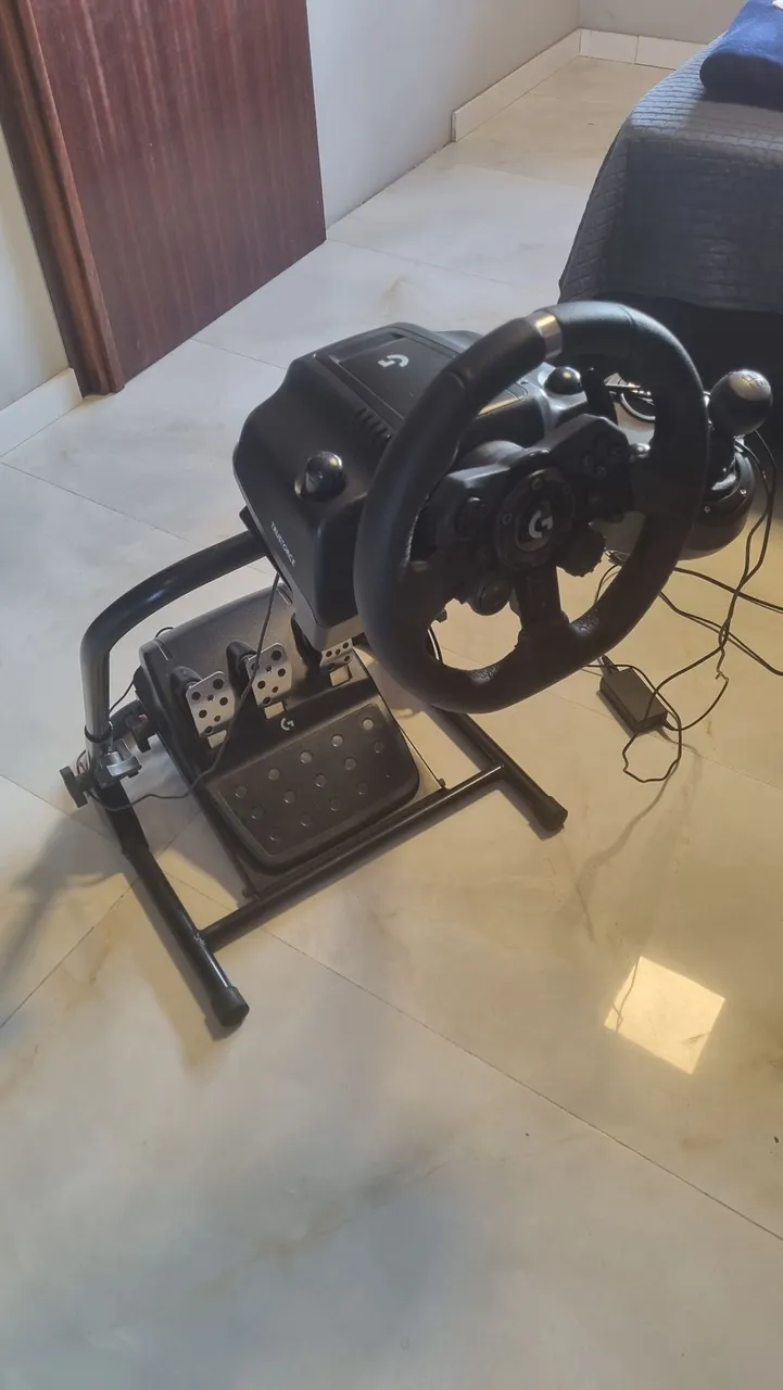 Volante Logitech G923 + câmbio + cockpit