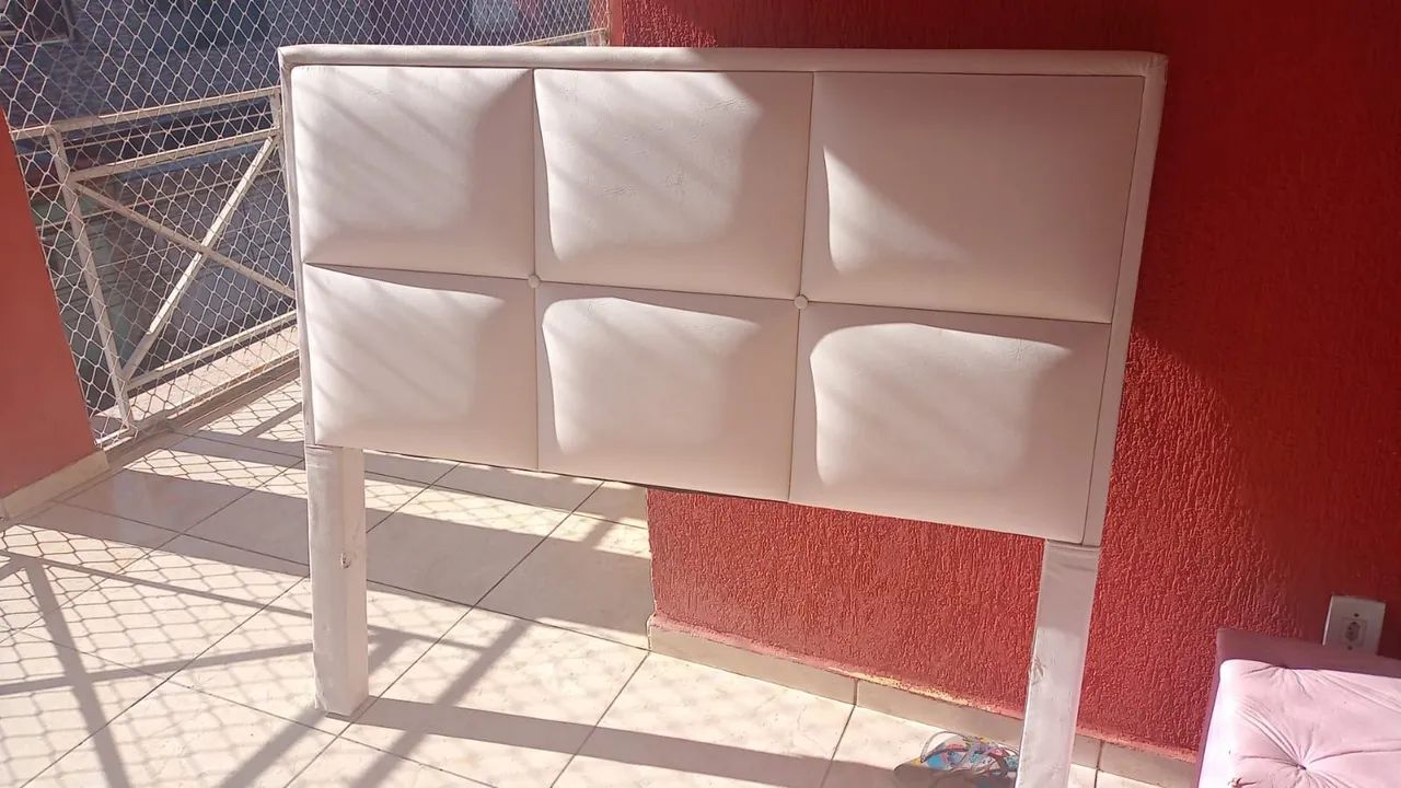Cabeceira de cama estofada