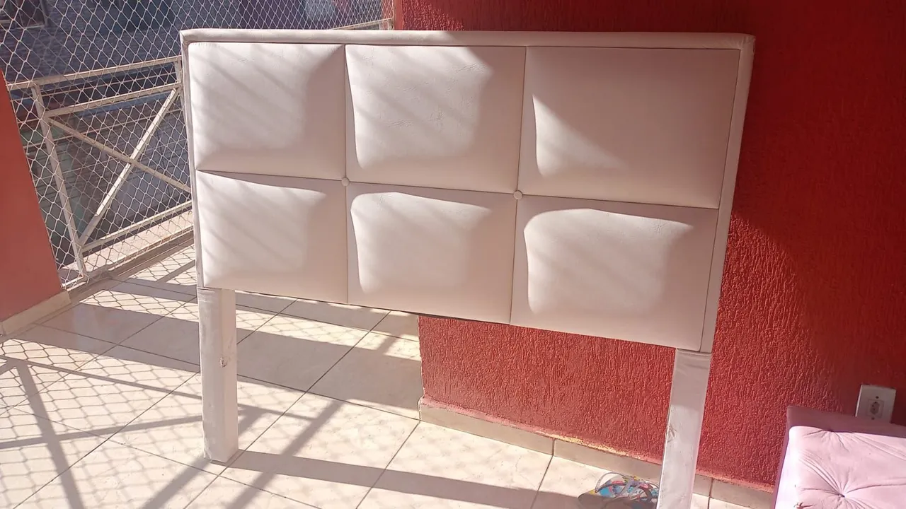 Cabeceira de cama estofada