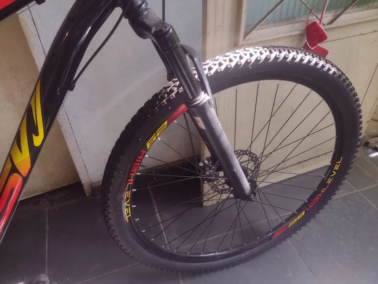 Bicicleta Aro 29 Aço Carbono Ksvj Freios Disco Suspensão 21v - Foto 3