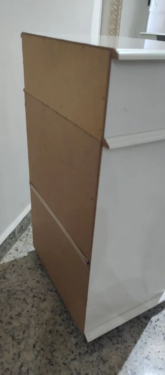 Mesa de cabeceira com 4 gavetas - Foto 3