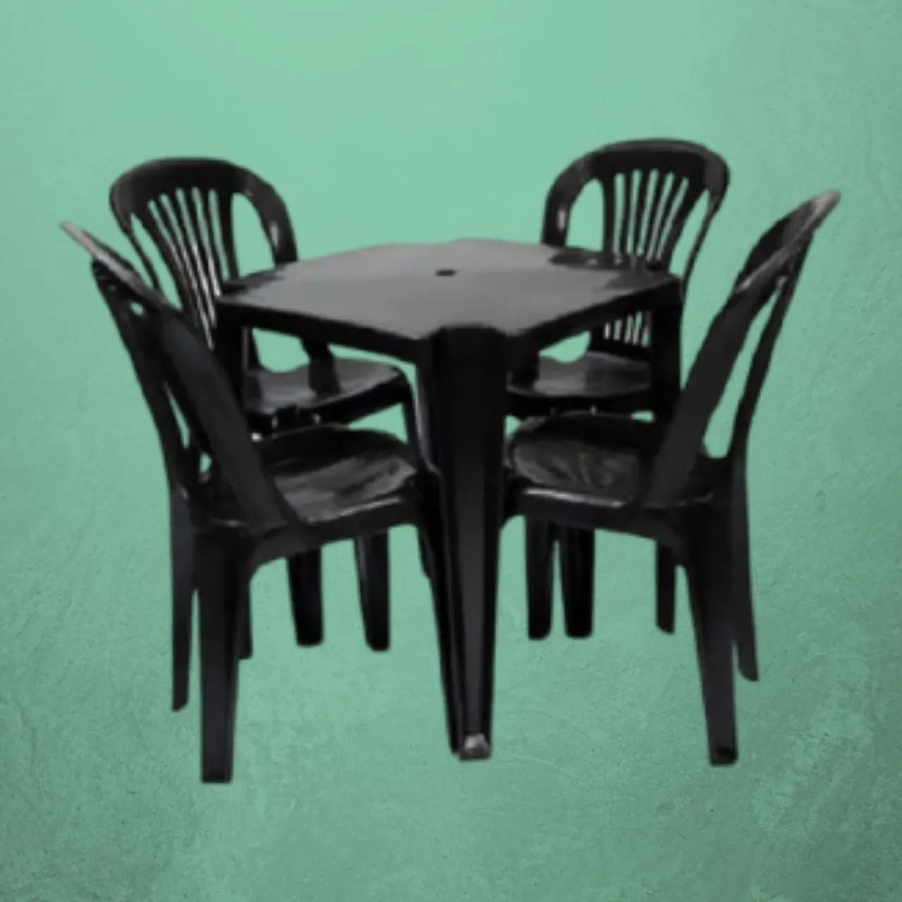 Conjunto mesa e cadeiras plásticas - R$279,90 - Foto 2