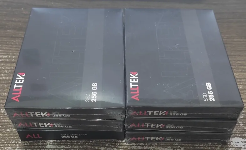 SSDs Altek de 256GB Sata (NOVOS e LACRADOS)