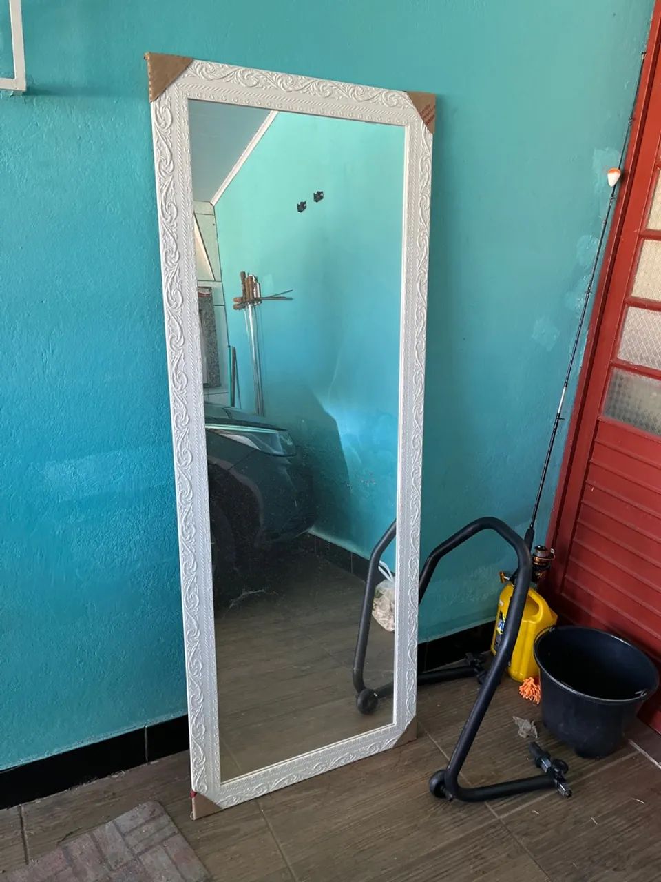 Espelho com moldura e fundo branco  - Foto 4