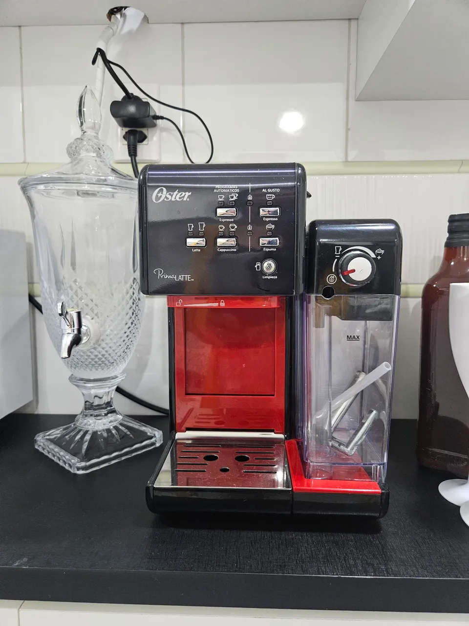 Cafeteira Oster PrimaLatte - Prepare seus cafés favoritos!