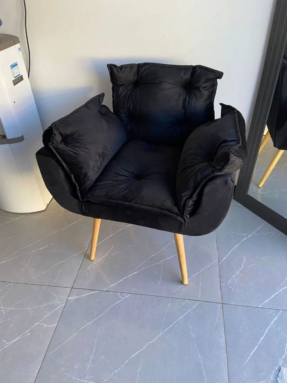 Poltrona Classic Rosa - Conforto e Estilo para sua Casa! - Foto 4