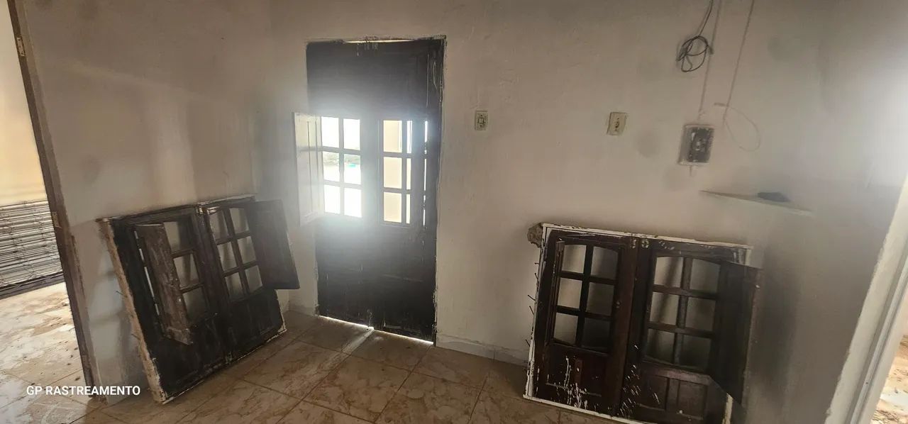 Portas de madeira para segurança residencial