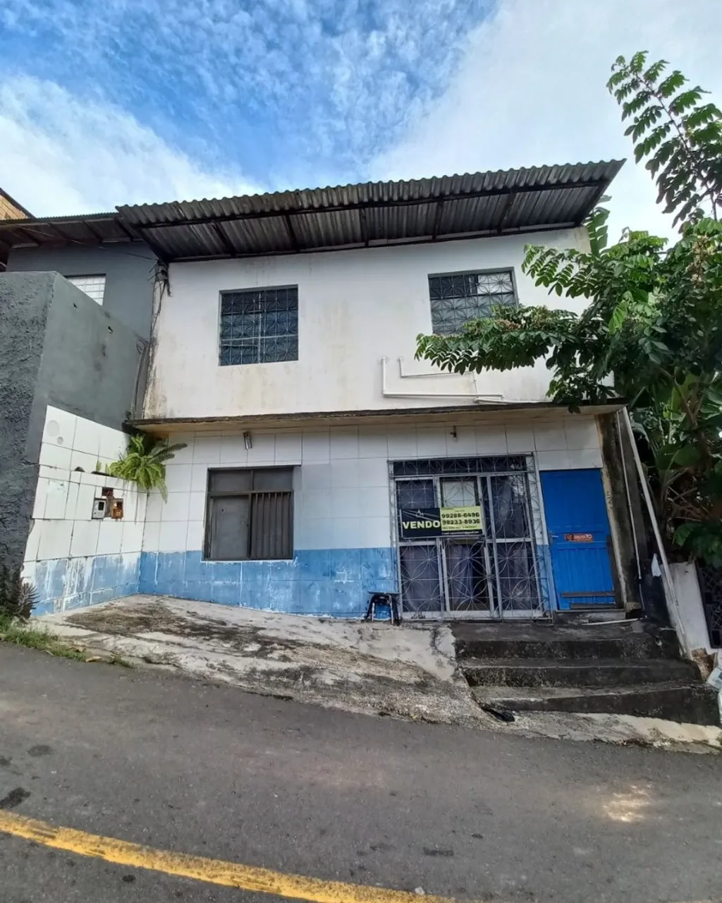 Vendo casa no Bairro Dom Pedro.