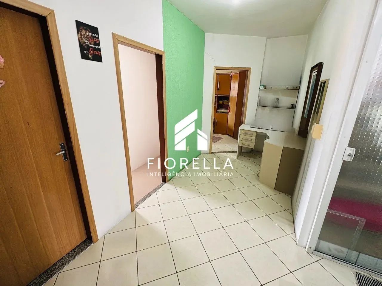 Casa ampla com 03 dormitórios, em Florianópolis/SC - Foto 3