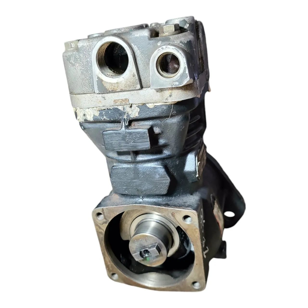 Compressor Ar Motor Ford Cargo 815 S/ Flange Traseira E1194 - Foto 3
