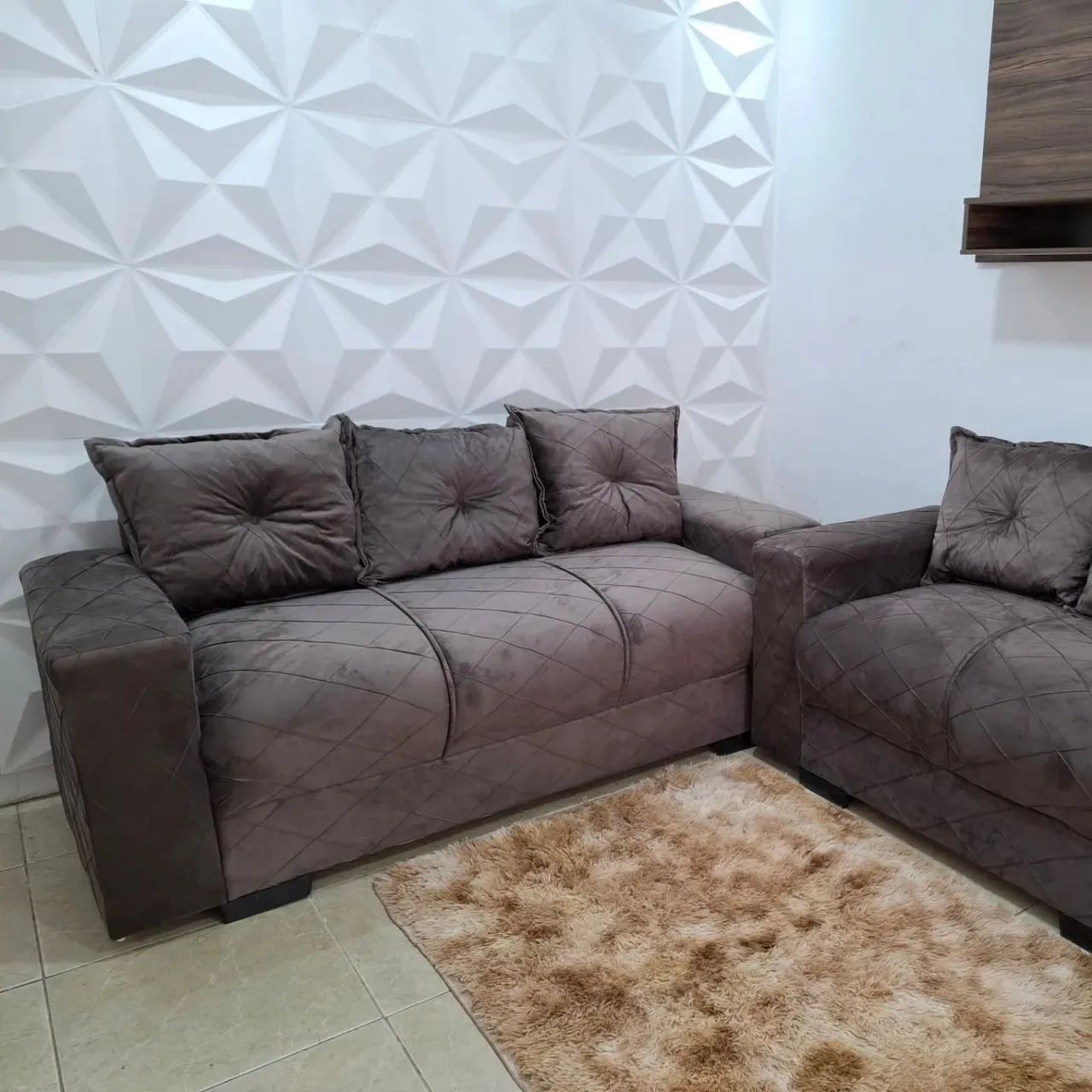 Sofá 3 lugares marrom