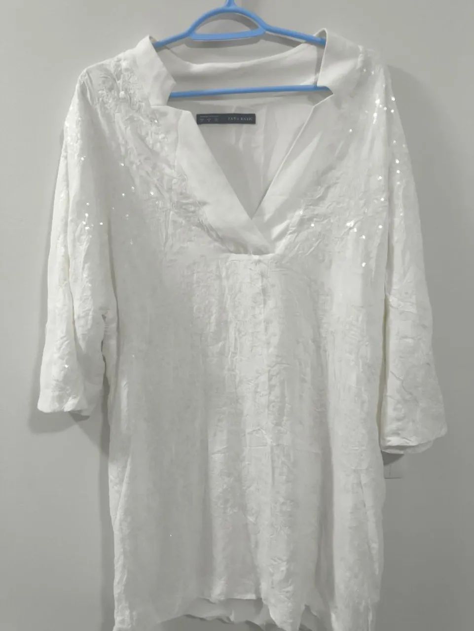 Vestido branco ou bata Zara M em paetê.