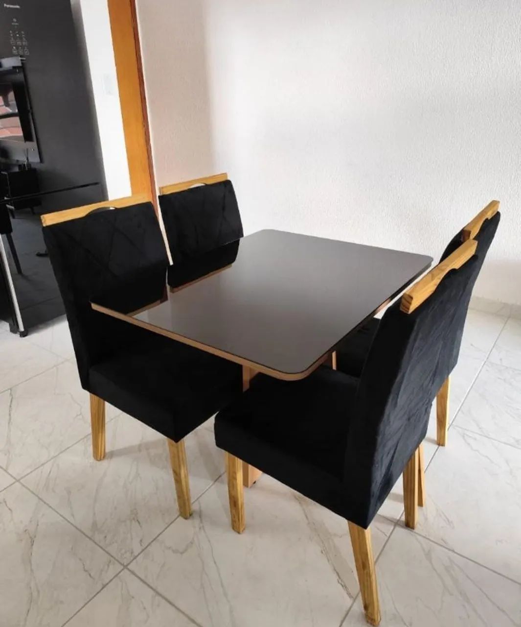 Mesa de Jantar com 4 Cadeiras novas  - Foto 4