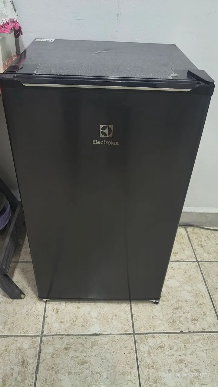 Frigobar Electrolux 90L