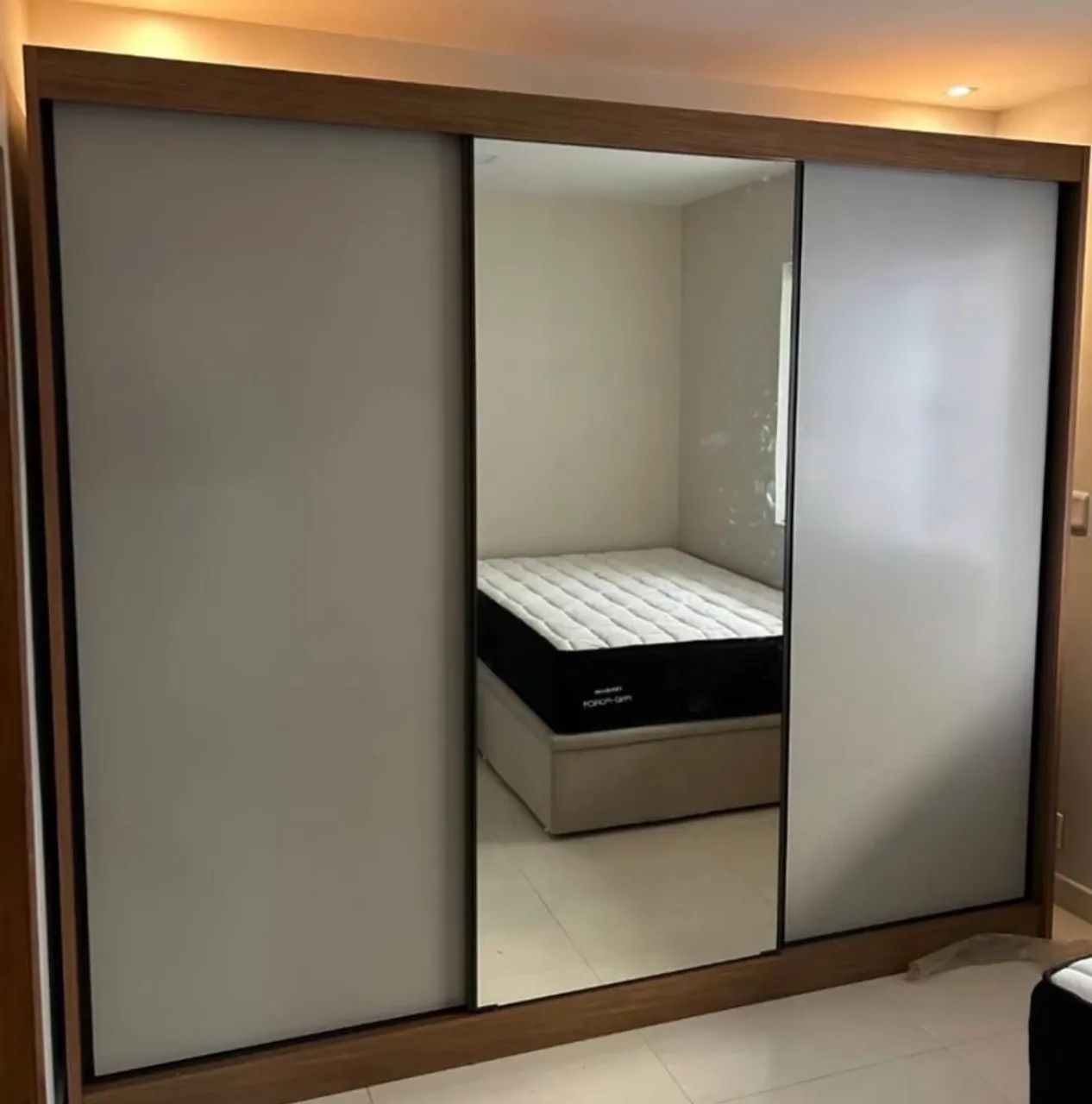 Guarda Roupa Sollo com Espelho 2,73m de Largura 6 Gavetas  - Foto 4