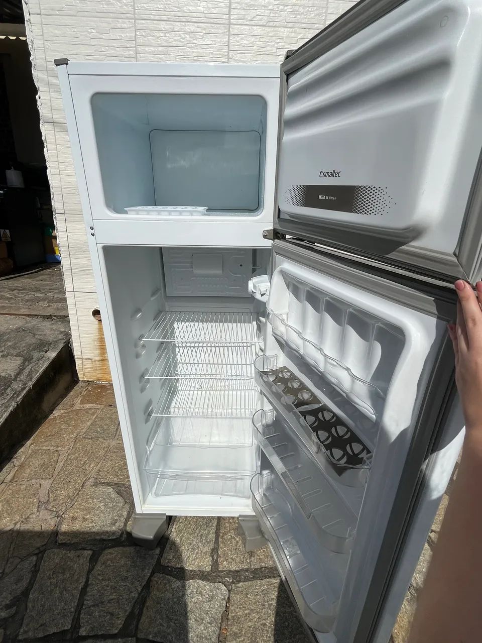 Refrigerador Esmaltec RCD34 PRO INVERTER Branco   - Foto 2