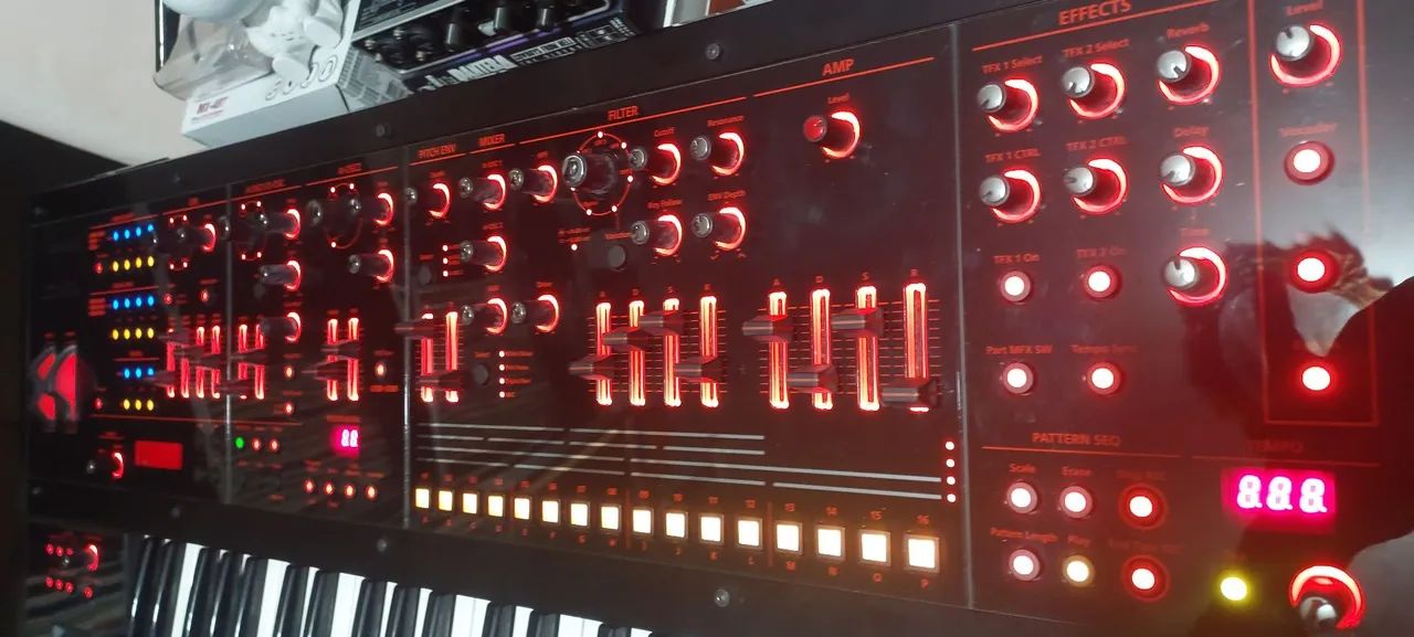 Sintetizador Monster Roland JD-XA Teclado Sintetizador Analogico