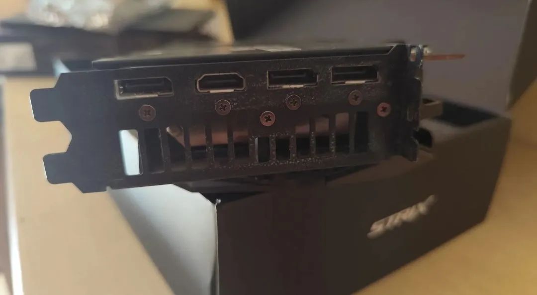 Placa de vídeo AMD rx 5700 xt rog strix 8gb  - Foto 3