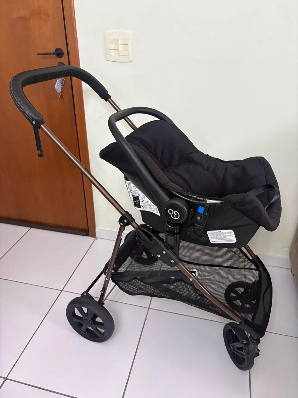 Carrinho de bebê semi novo  - Foto 3