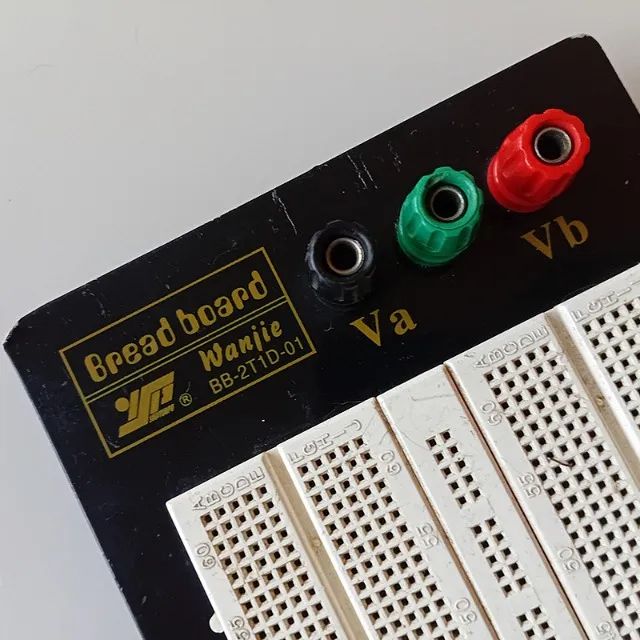 Protoboard Bb-2t1d-01 Bornes Breadboard 1380 Pontos  - Foto 3