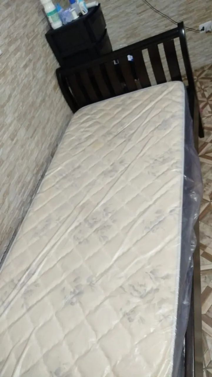 Cama solteiro com auxiliar + dois colchões de solteiro  - Foto 2
