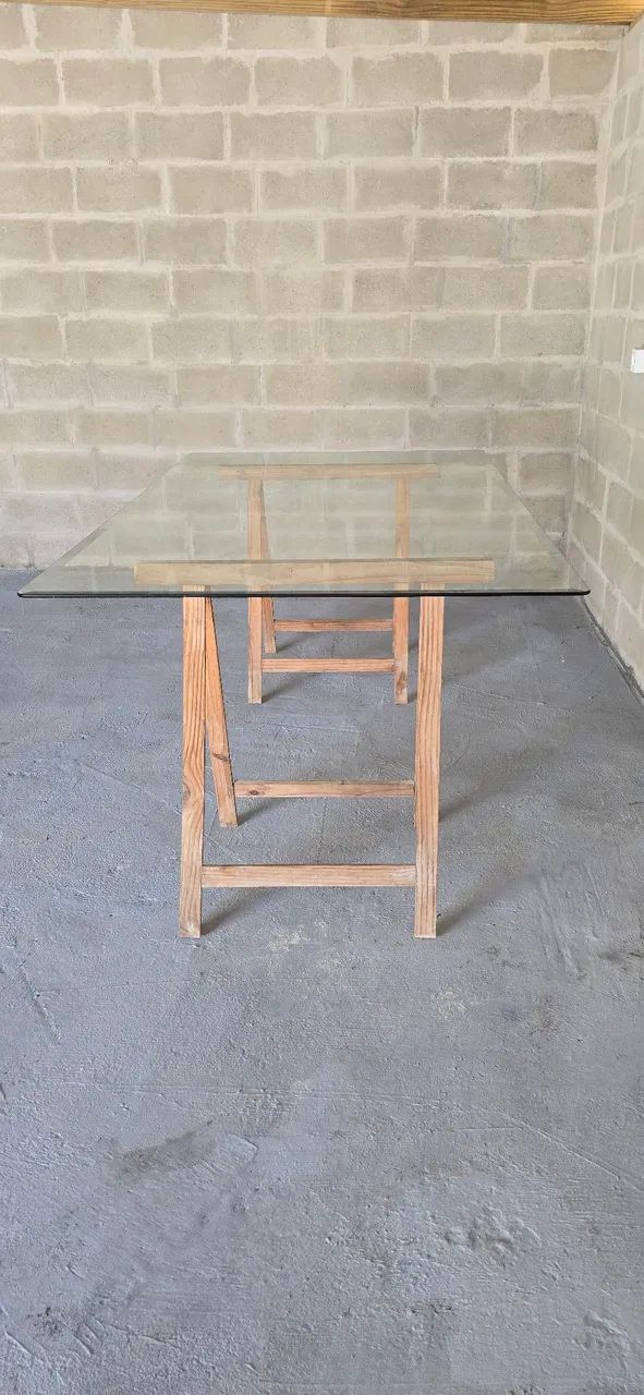 Mesa de vidro com cavaletes - Foto 3