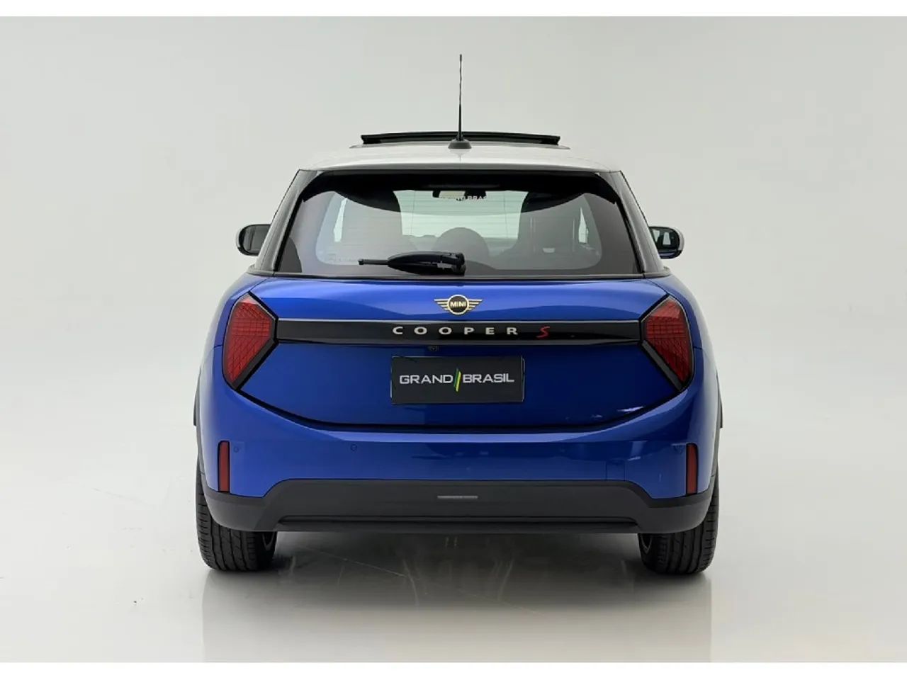 Mini Cooper 2.0 16V Twinpower Gasolina S 2P Steptronic 2026 - Foto 4