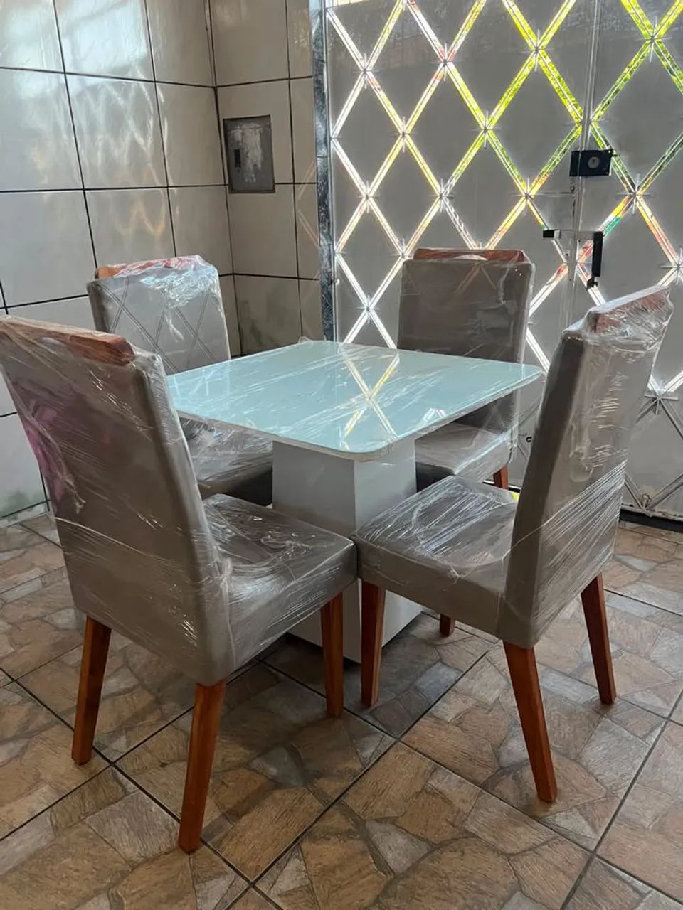 Vendo mesas 4 cadeiras 