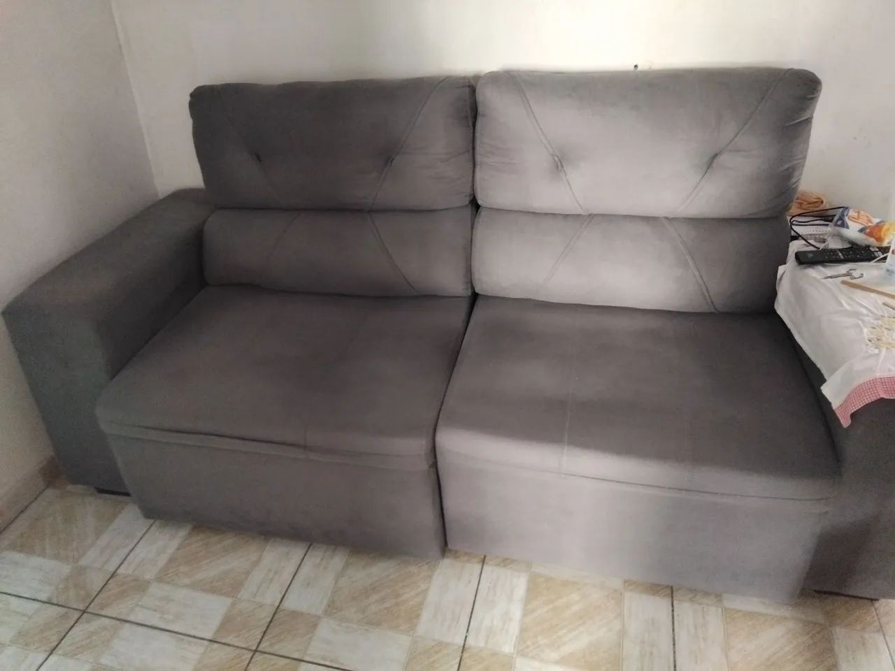 VENDO UM SOFÁ SEMI NOVO  - Foto 5