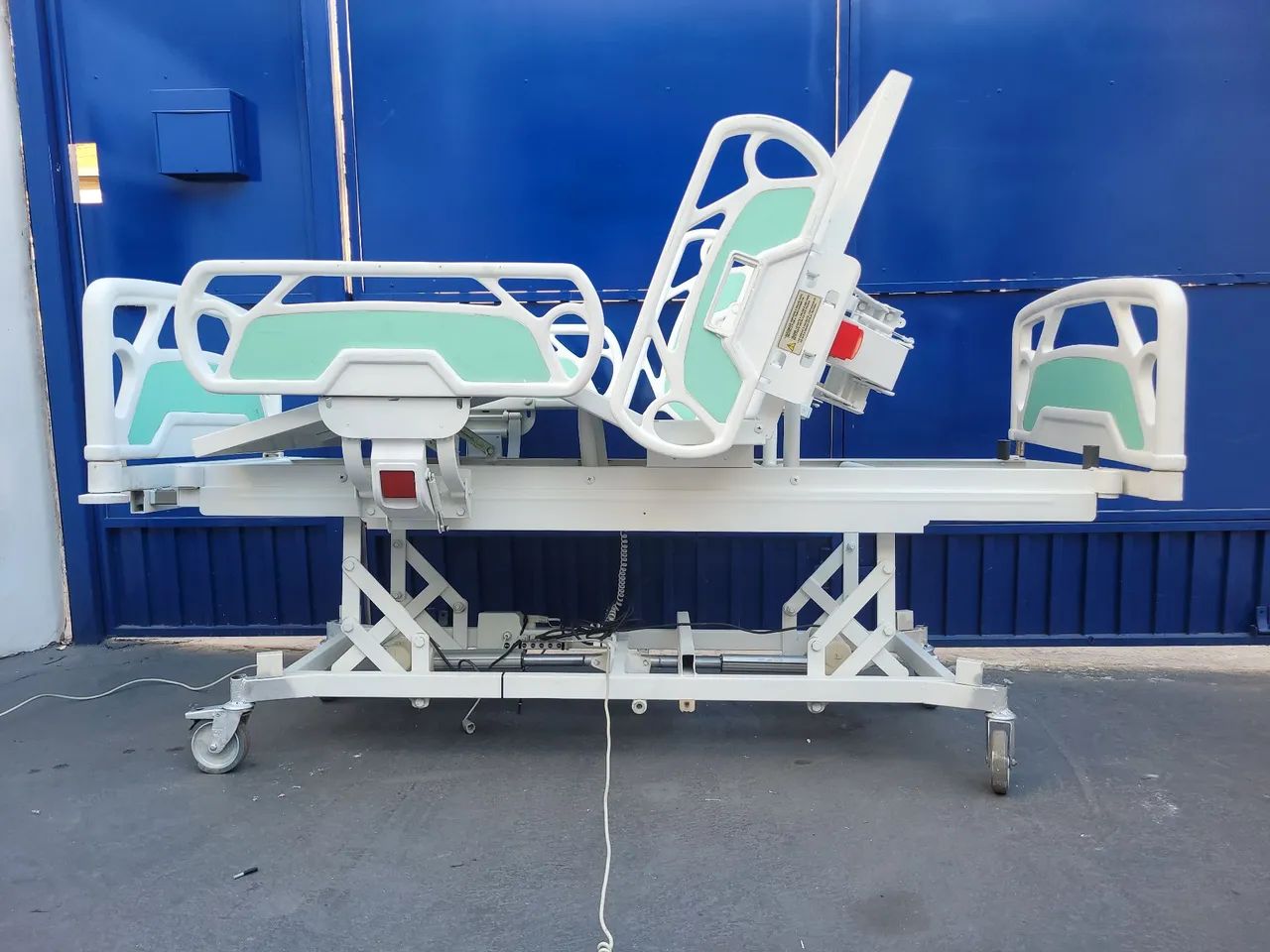CAMA HOSPITALAR ELETRÔNICA COM 8 MOVIMENTOS  - Foto 4