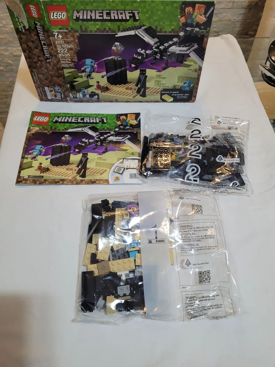 Lego Minecraft a batalha final 21151 com 222 peças  - Foto 3