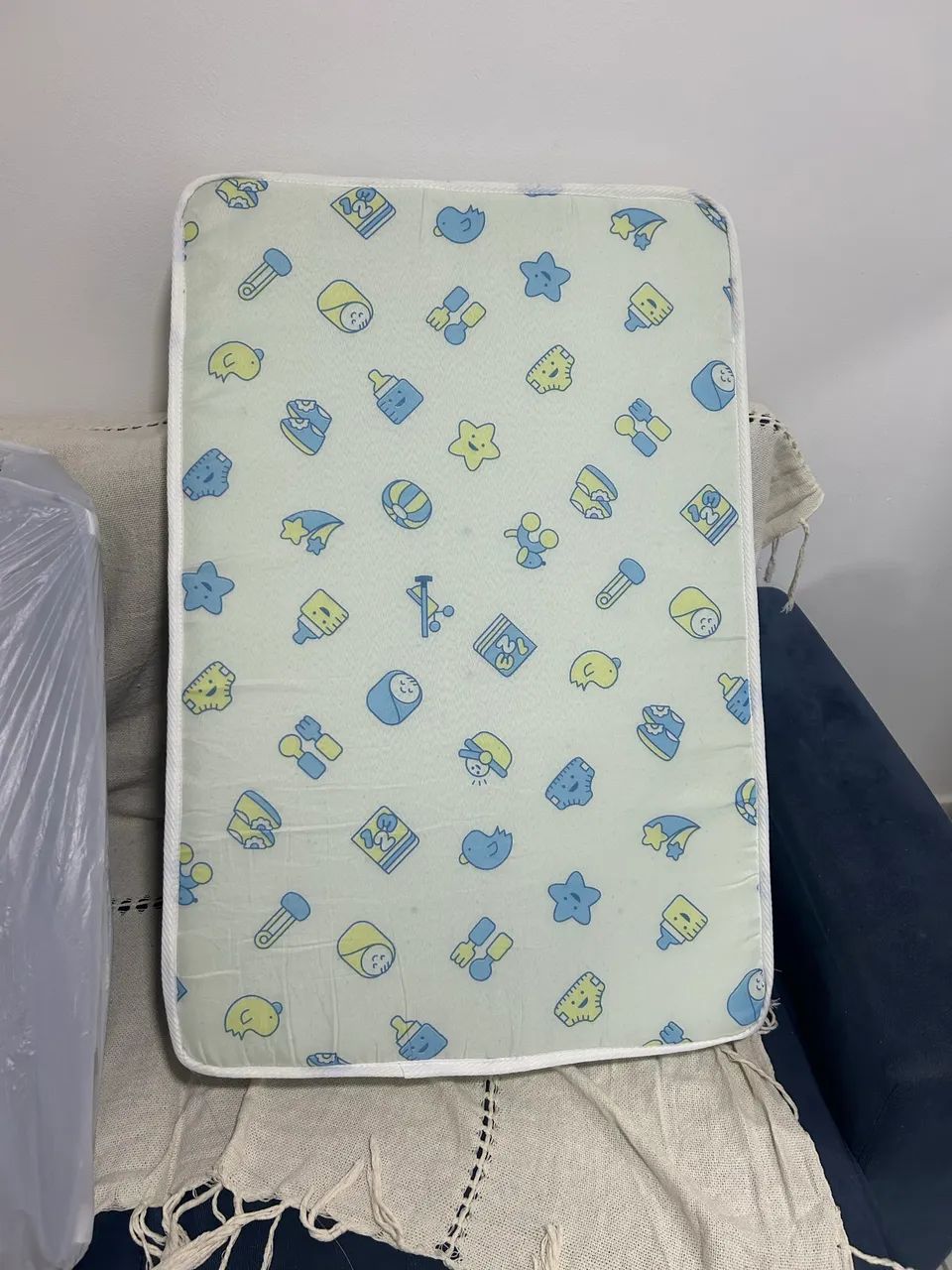Berço portátil com colchão 