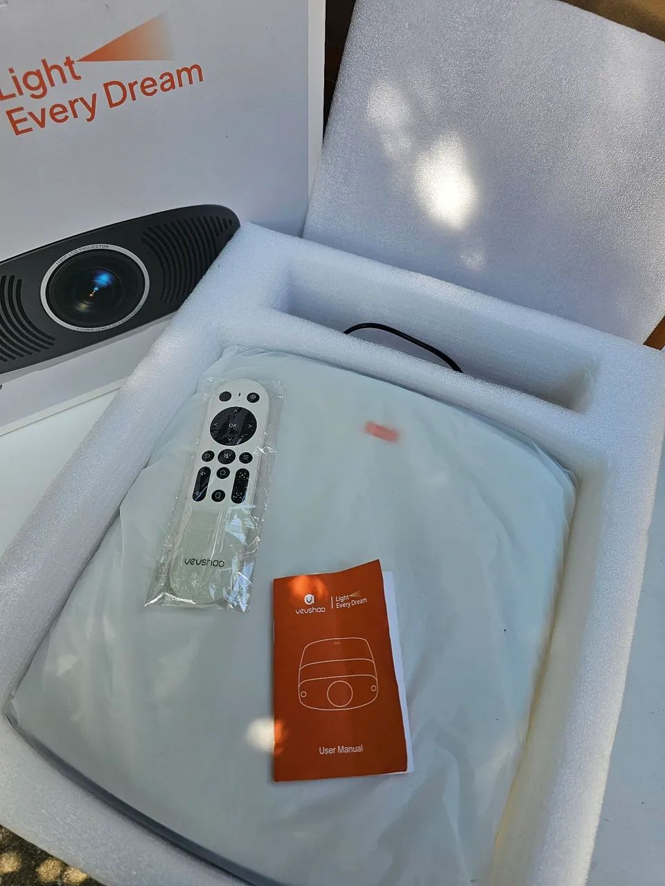 Vevshao A22, Projetor Full HD, Selado, Suporte 4k, Som duplo frontal - Foto 2