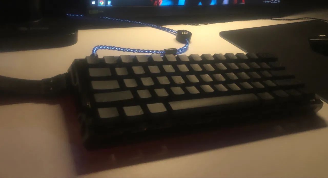 Teclado gamer/magnético rgb win 60